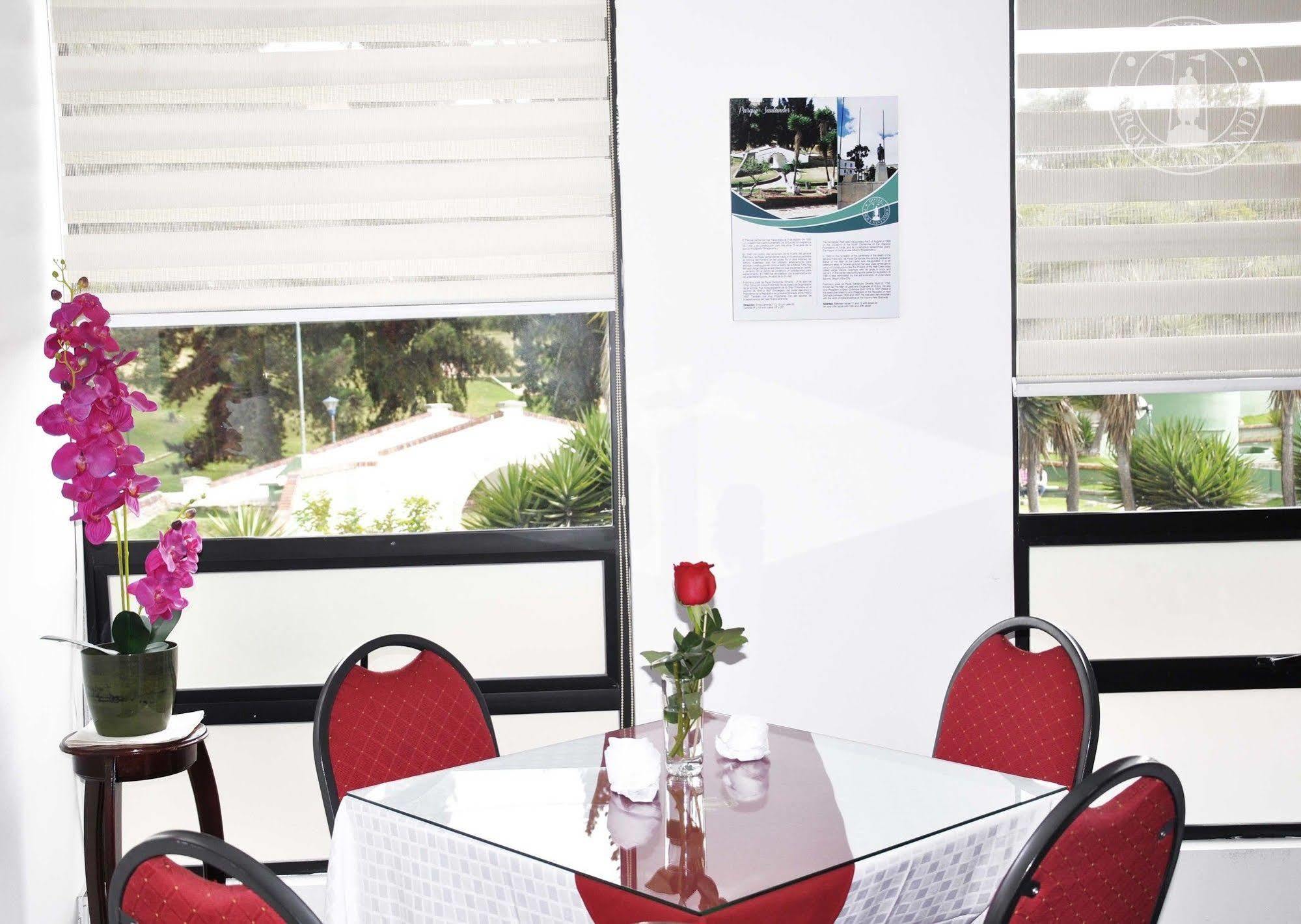 Hotel Parque Santander Tunja Esterno foto
